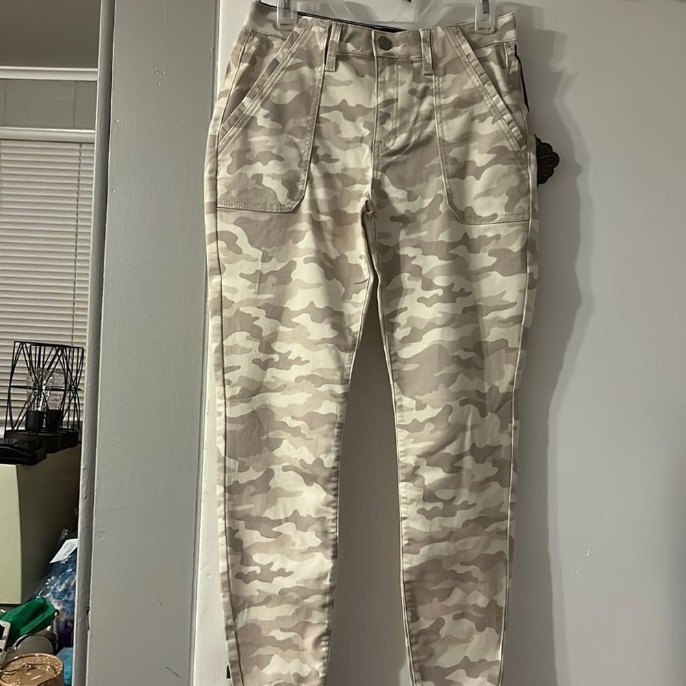 Knox Rose White and tan camouflage ankle skinny jeans Size 6 NWT